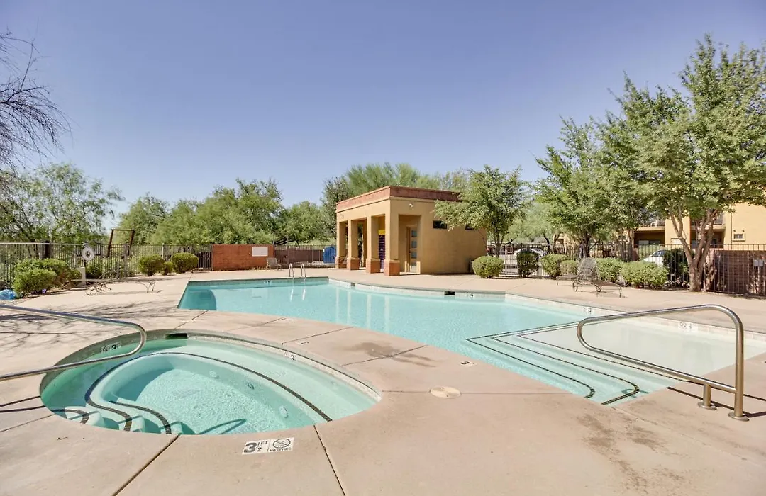 Central Tucson Condo W/ Community Pool + Hot Tub!-1