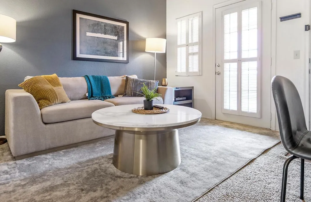 Modern Apartment In Prime Location Id8432-1